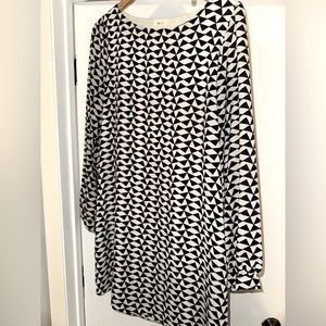 Everly black and white geometric shape dress
